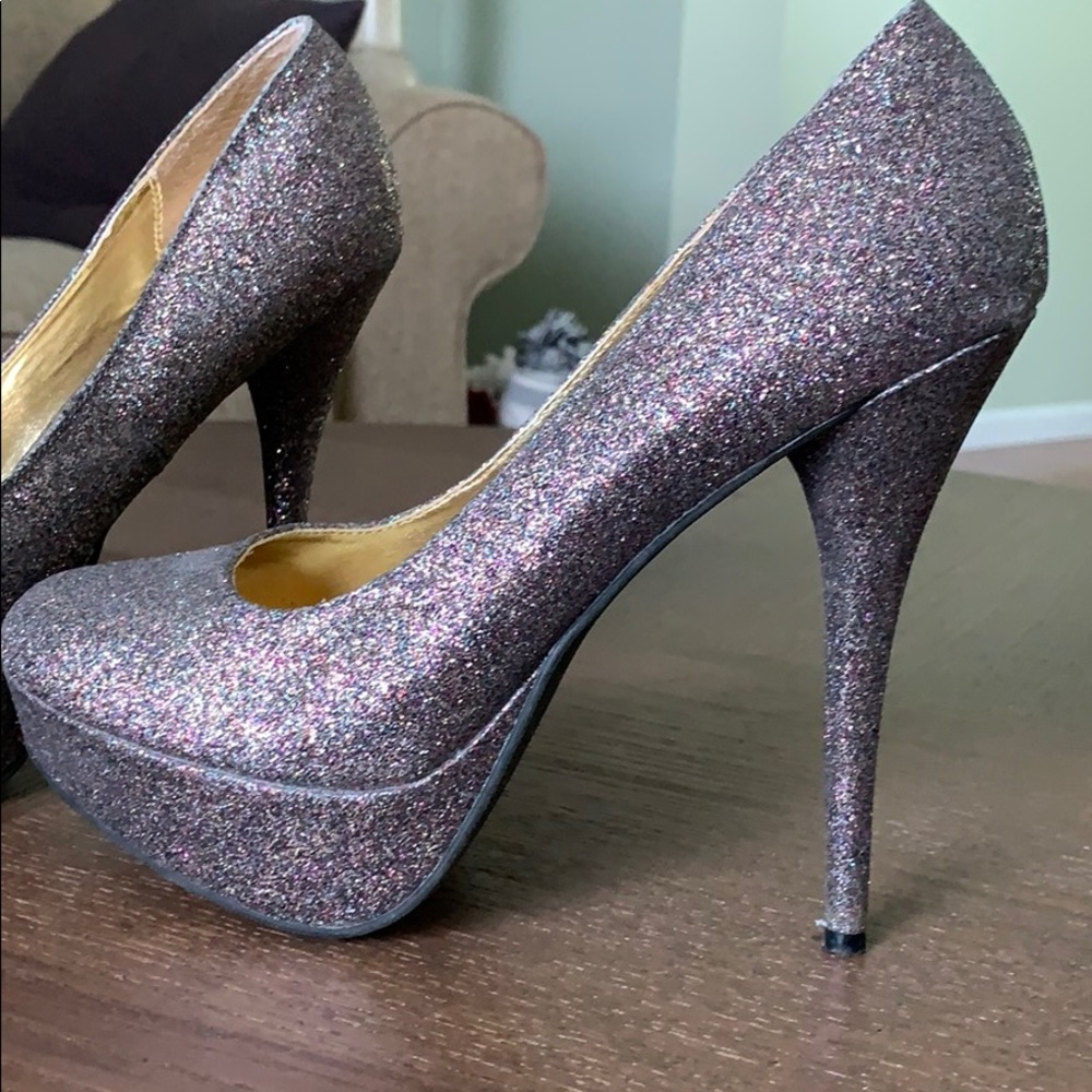 Sparkle Heels ! - Picture 3 of 6